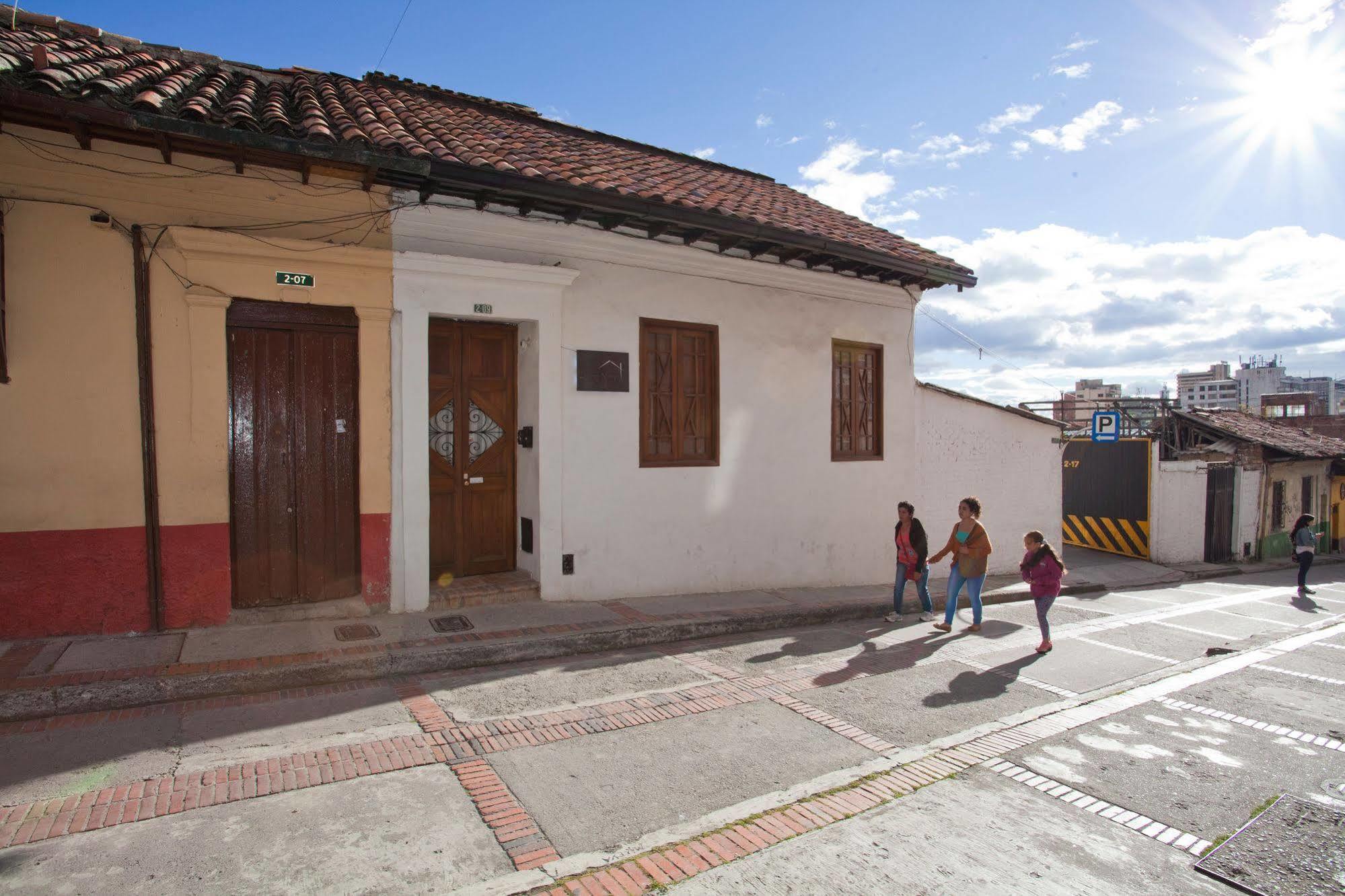 Arche Noah Boutique Hostel Bogota Bagian luar foto