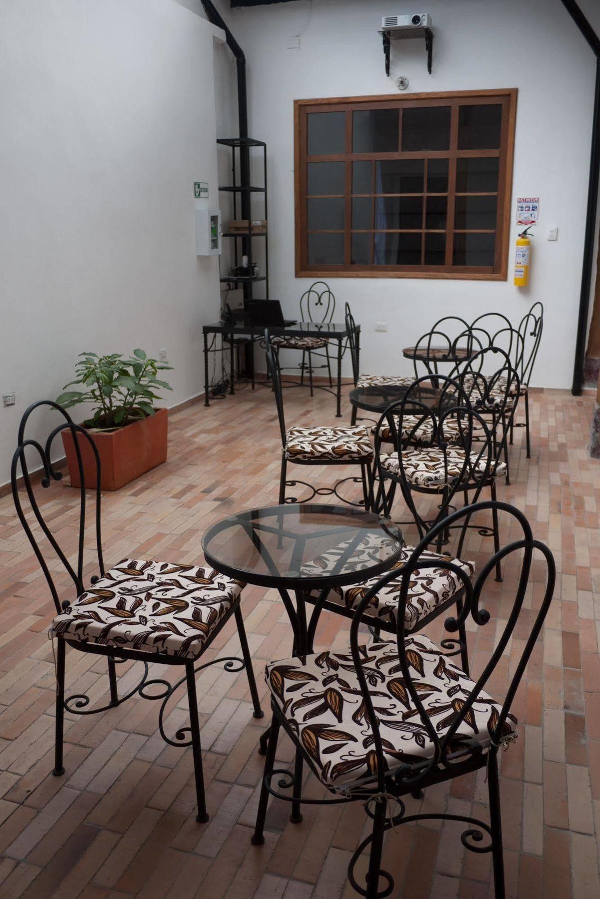 Arche Noah Boutique Hostel Bogota Bagian luar foto