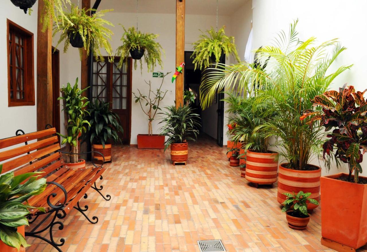 Arche Noah Boutique Hostel Bogota Bagian luar foto
