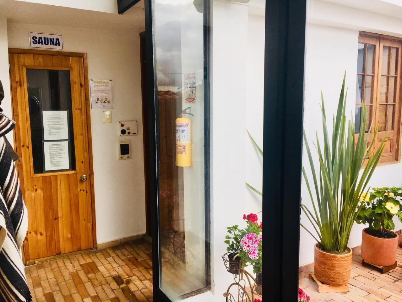 Arche Noah Boutique Hostel Bogota Bagian luar foto